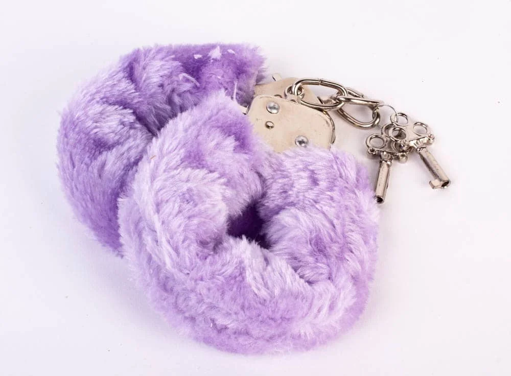 Белезници с плюшено меко покритие - Love Cuffs Purple Plush - на супер цена в Passion.bg — 5