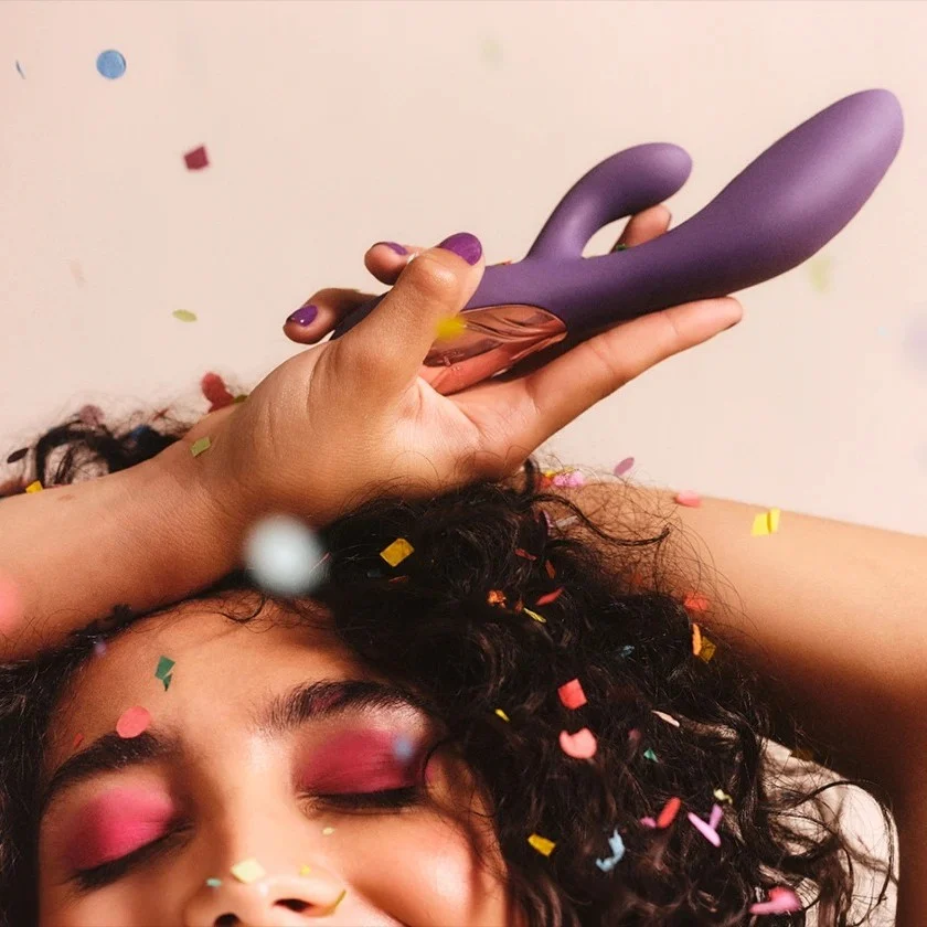 Заешки вибратор с тласкащо движение, смарт контрол, 19,6см. - Lelo Ina Thrust Purple - Image 14